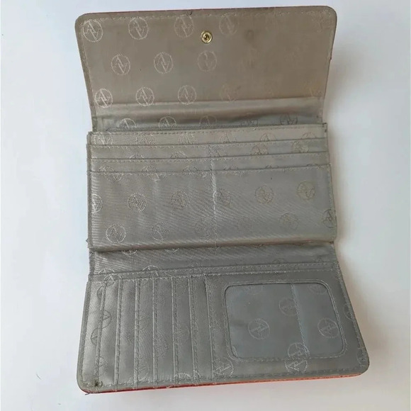 Adrienne Vittadini Pebbled Leather Wallet - Picture 2 of 8